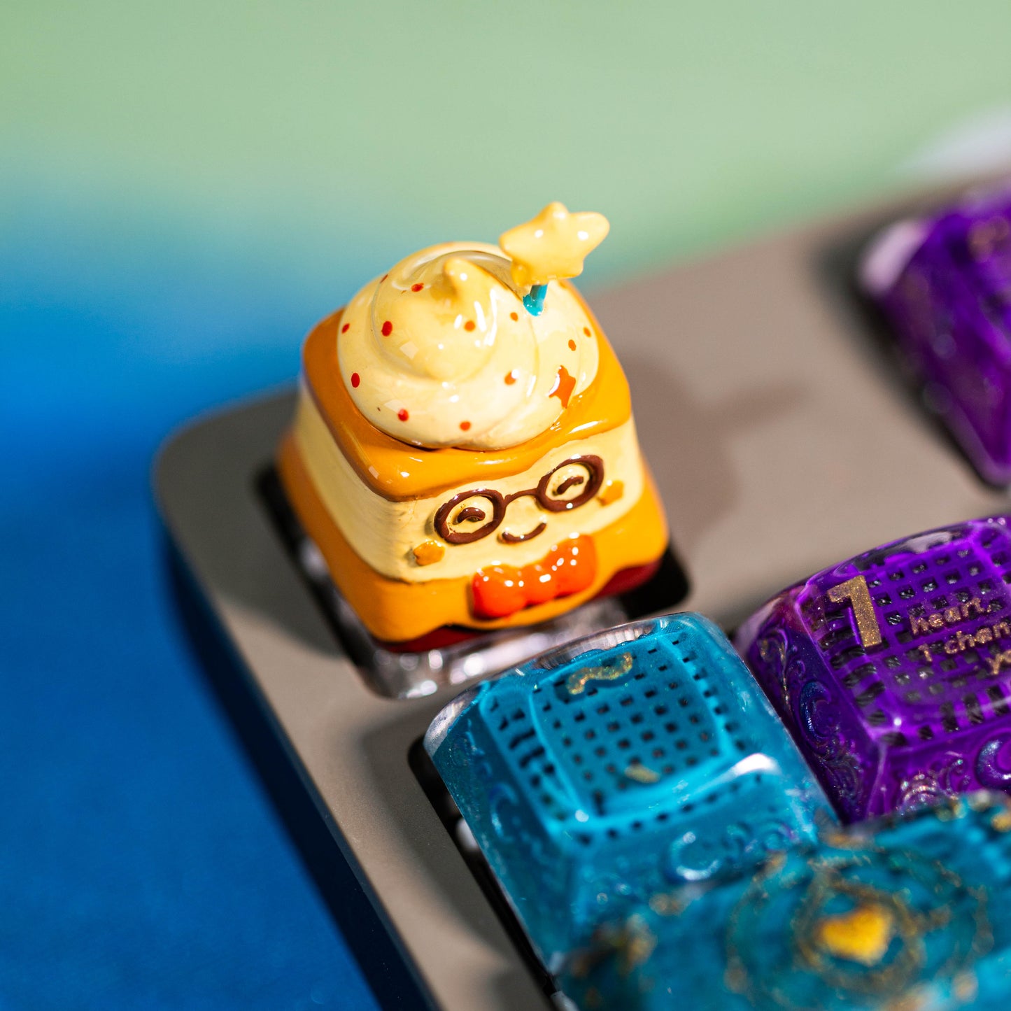 Starry Pudding Scholar · Handmade Resin Artisan Keycap